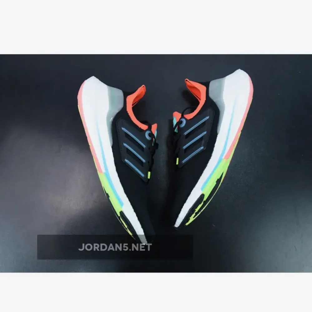 adidas Ultra Boost 22 Core Black/Sky Rush/Turbo GY8681