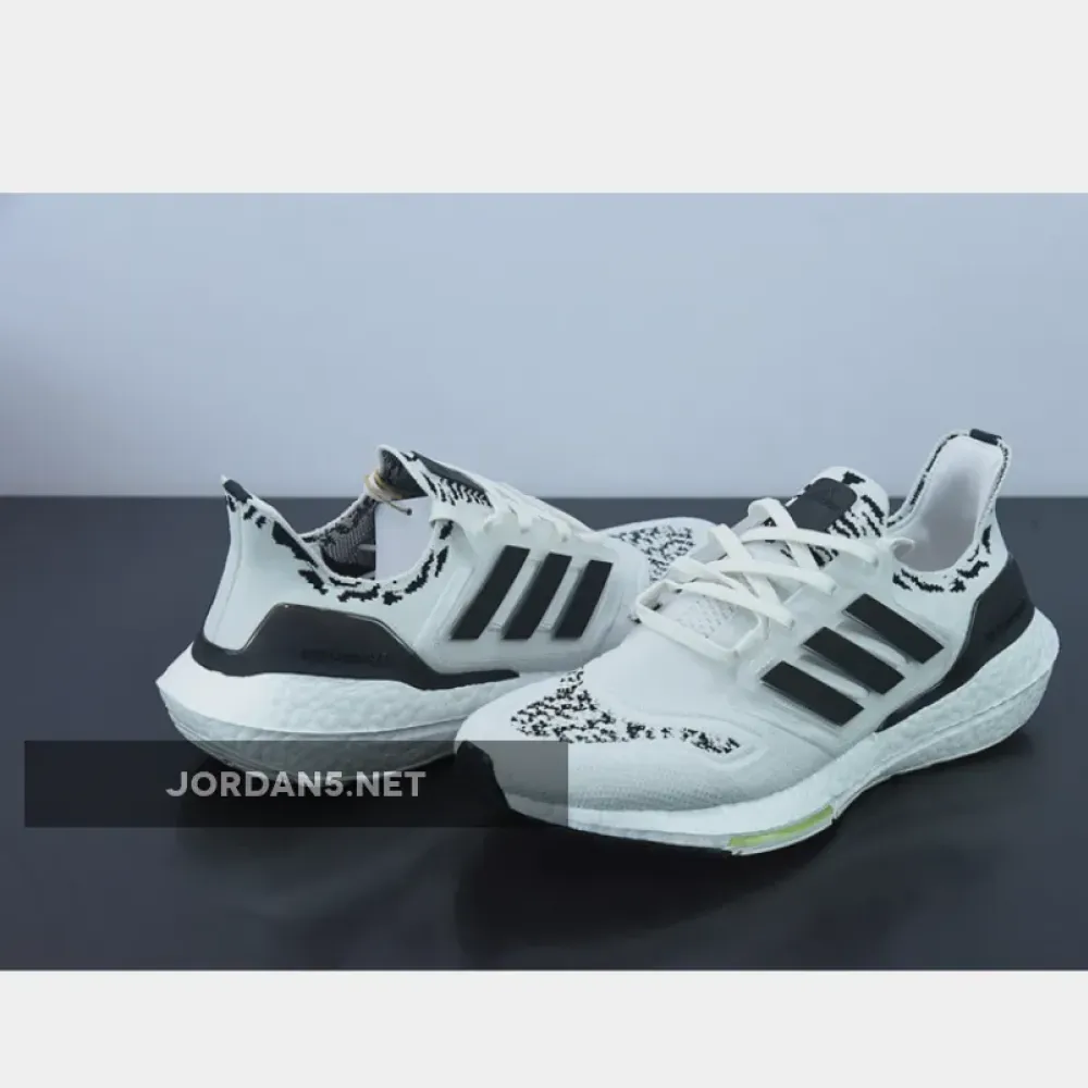 adidas Ultra Boost 22 Non Dyed/Core Black/Almost Lime  GX5573