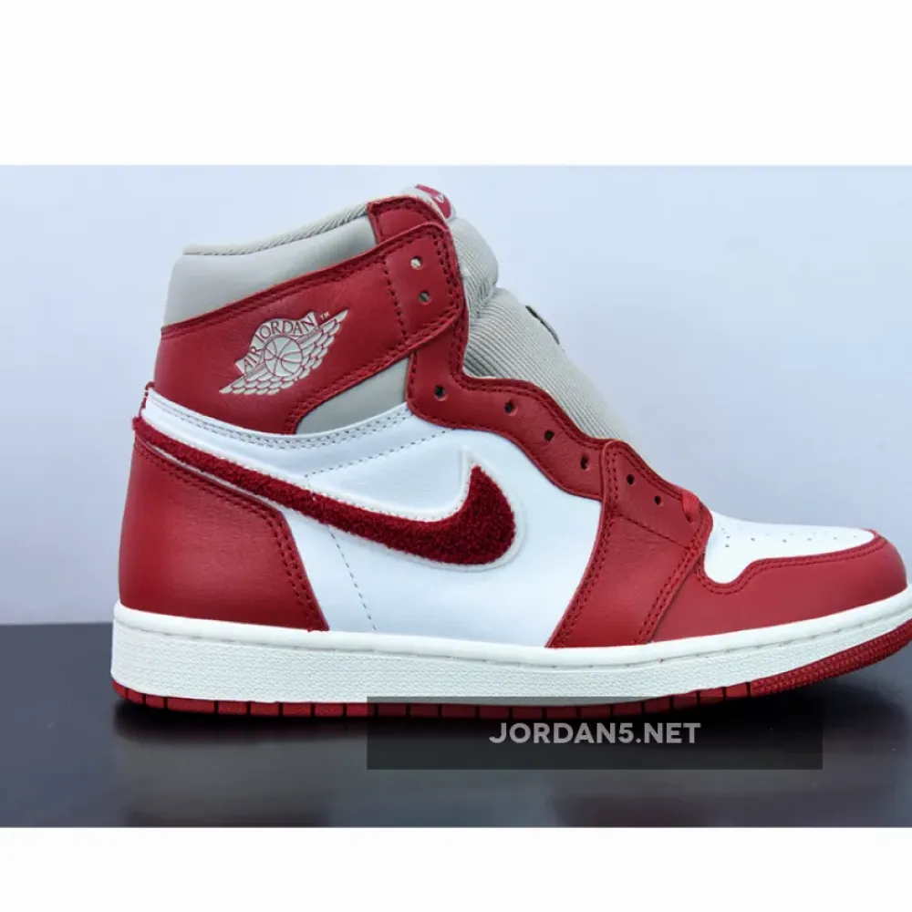 Air Jordan 1 Retro High OG ‘Chenille’ Light Iron Ore/Varsity Red-Sail DJ4891-061