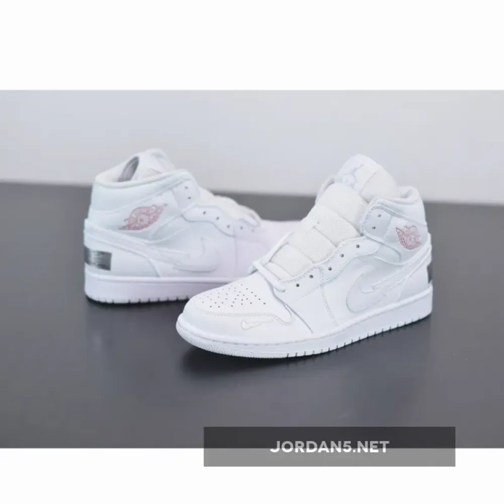 Air Jordan 1 Mid “Euro Tour”  CW7589-100