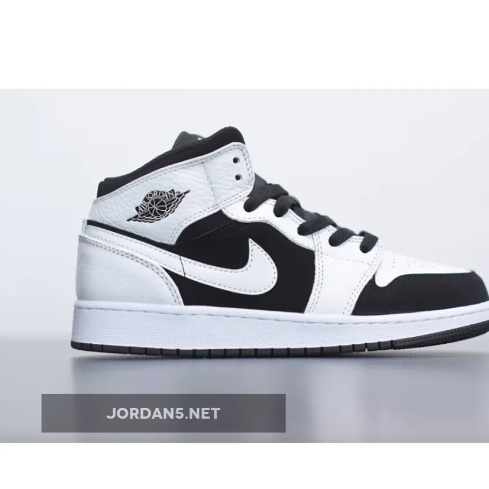 Air Jordan 1 Mid White Black  554725-113
