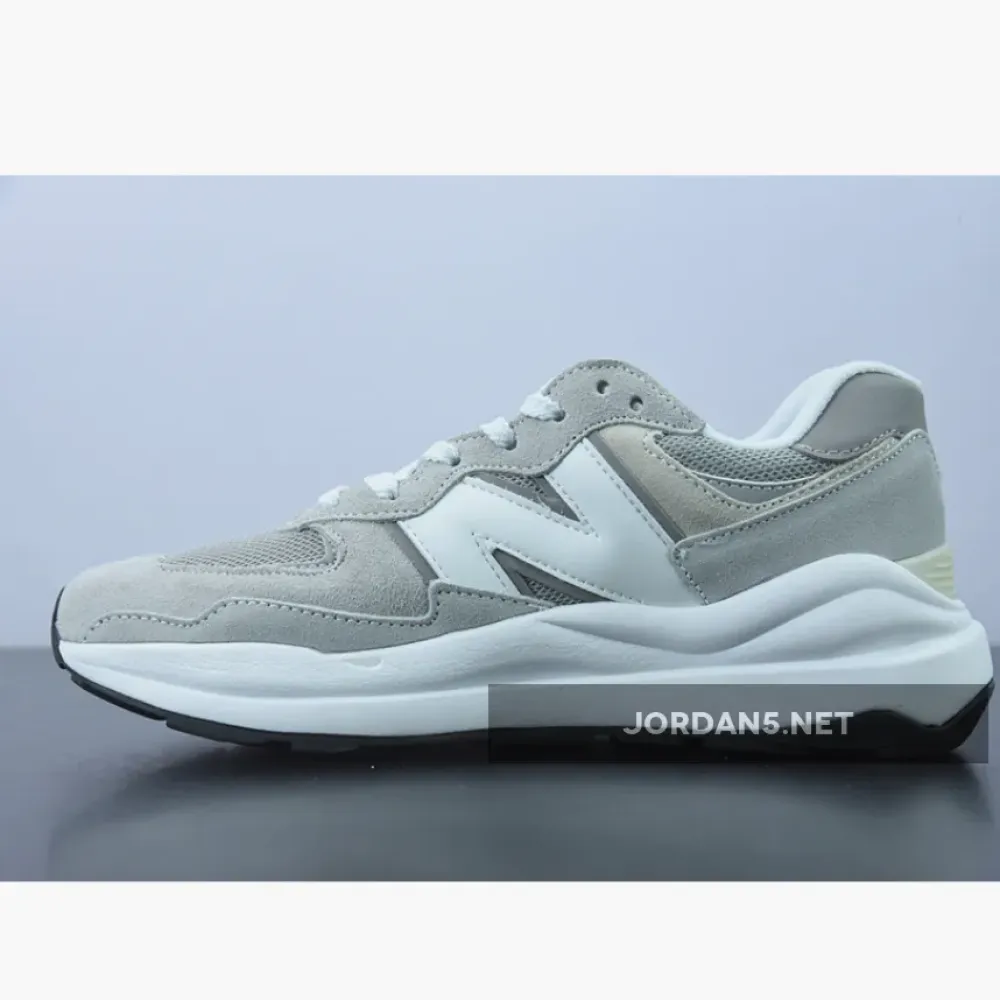 size? x New Balance 57/40 Black Grey  M5740SP1