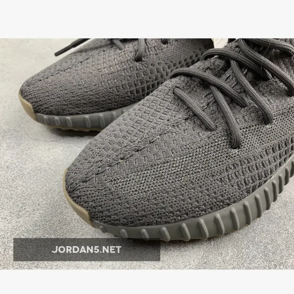 adidas YEEZY 350 V2 “Cinder”  FY2903