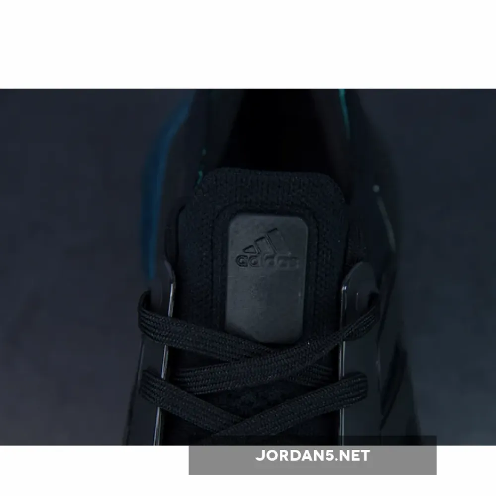 adidas Ultra Boost 22 Core Black/Mint Rush  GX5564