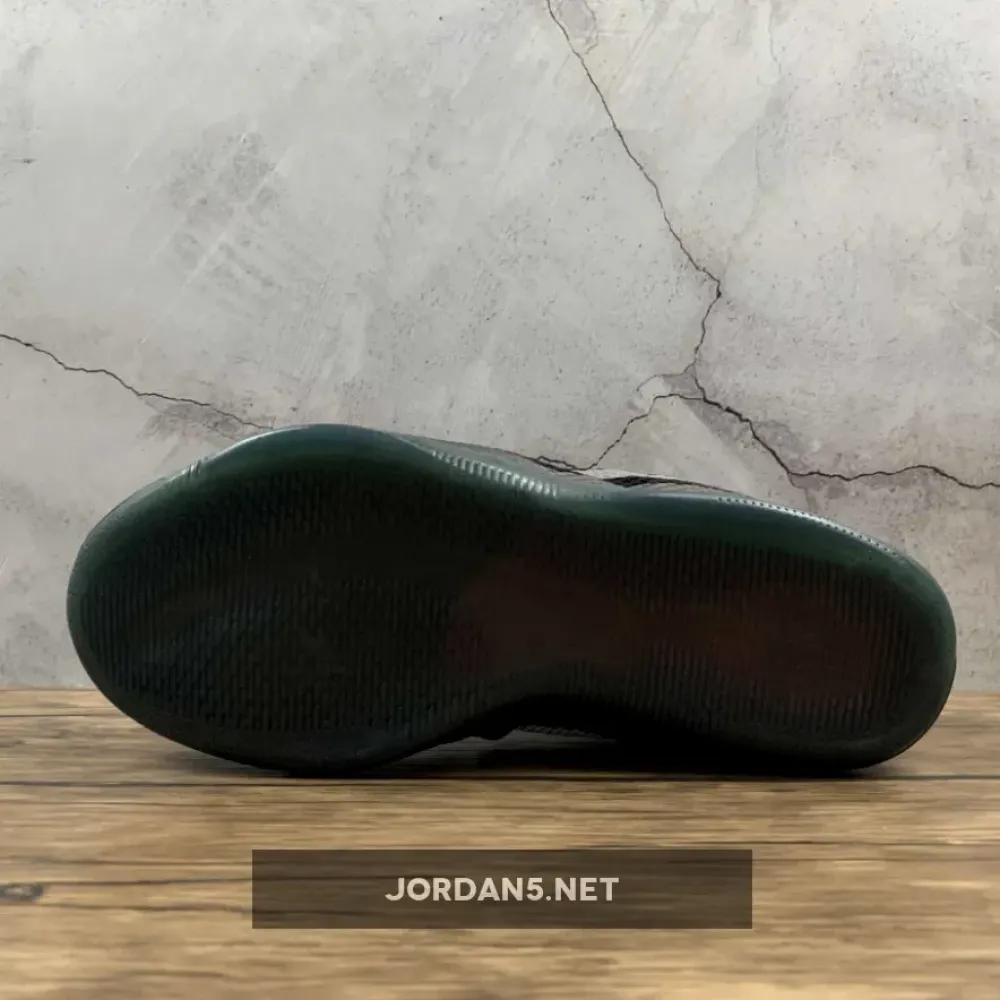 Nike Kobe 11 Low “Invisibility Cloak” Black/Hyper Pink-Metallic Silver  836184-005