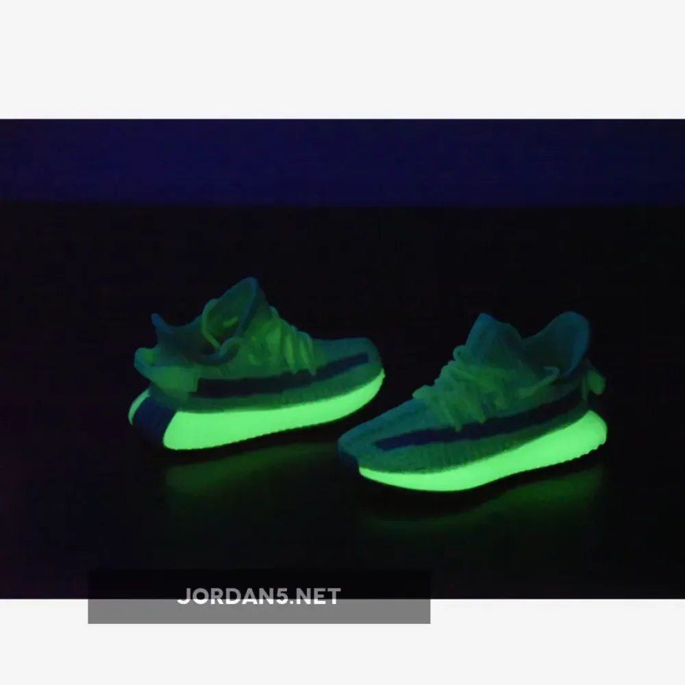 adidas Yeezy Boost 350 V2 GID Infant ‘Glow’ EG6887