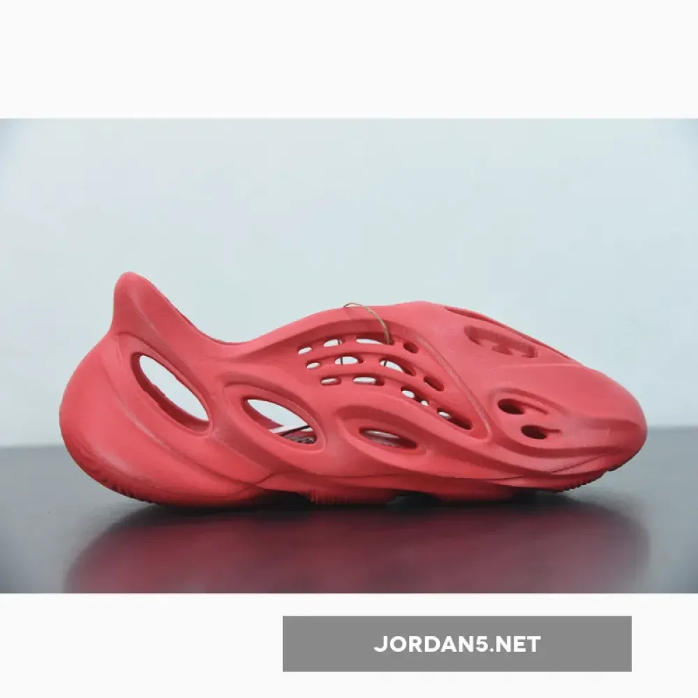 adidas Yeezy Foam Runner “Vermilion”  GW3355