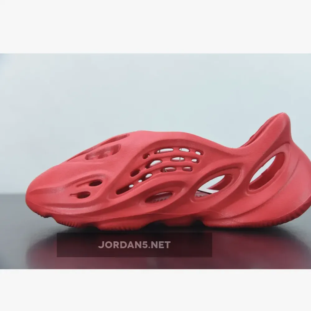 adidas Yeezy Foam Runner “Vermilion”  GW3355