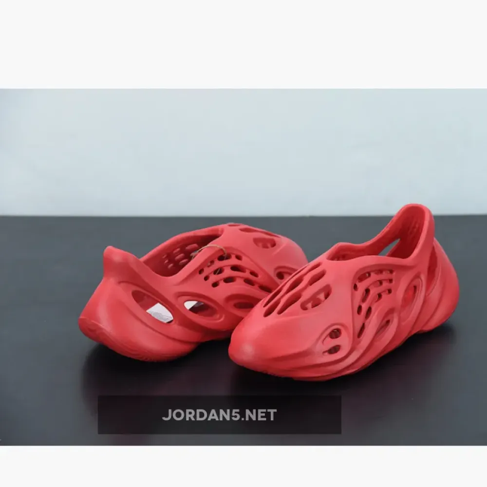 adidas Yeezy Foam Runner “Vermilion”  GW3355