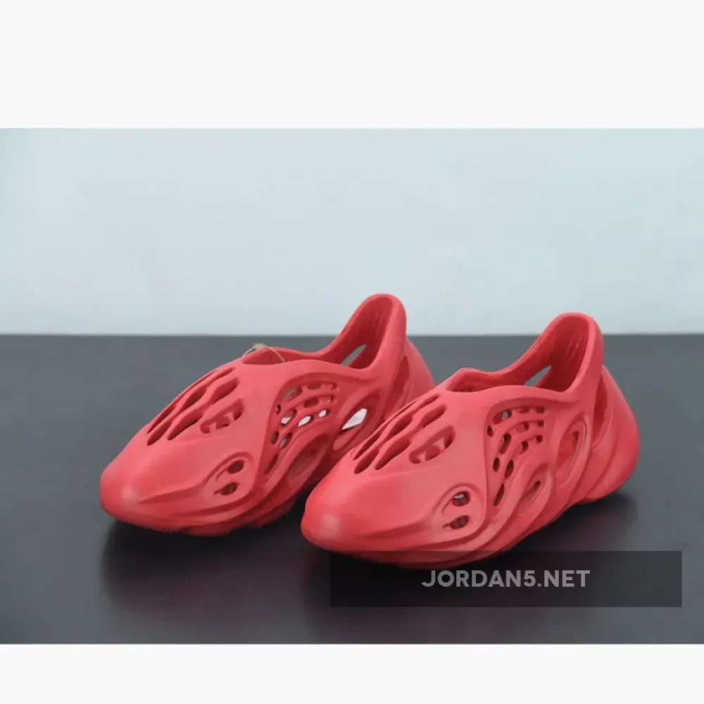 adidas Yeezy Foam Runner “Vermilion”  GW3355