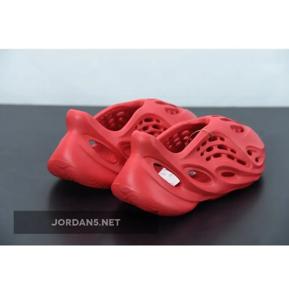 adidas Yeezy Foam Runner “Vermilion”  GW3355
