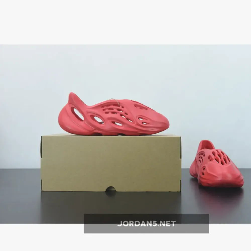 adidas Yeezy Foam Runner “Vermilion”  GW3355