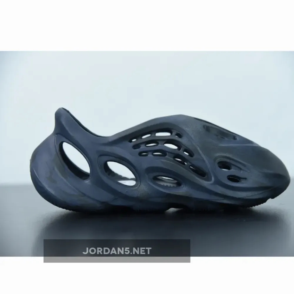 adidas Yeezy Foam Runner “Mineral Blue”  GV7903