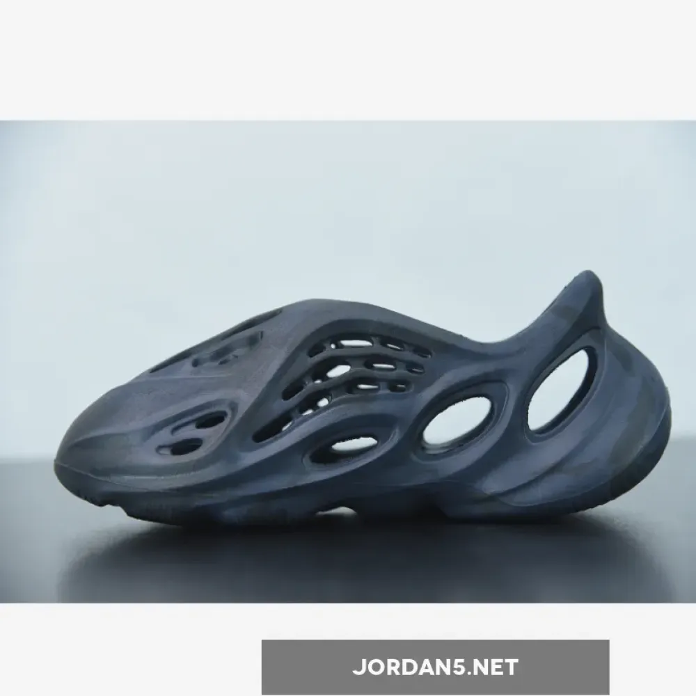 adidas Yeezy Foam Runner “Mineral Blue”  GV7903