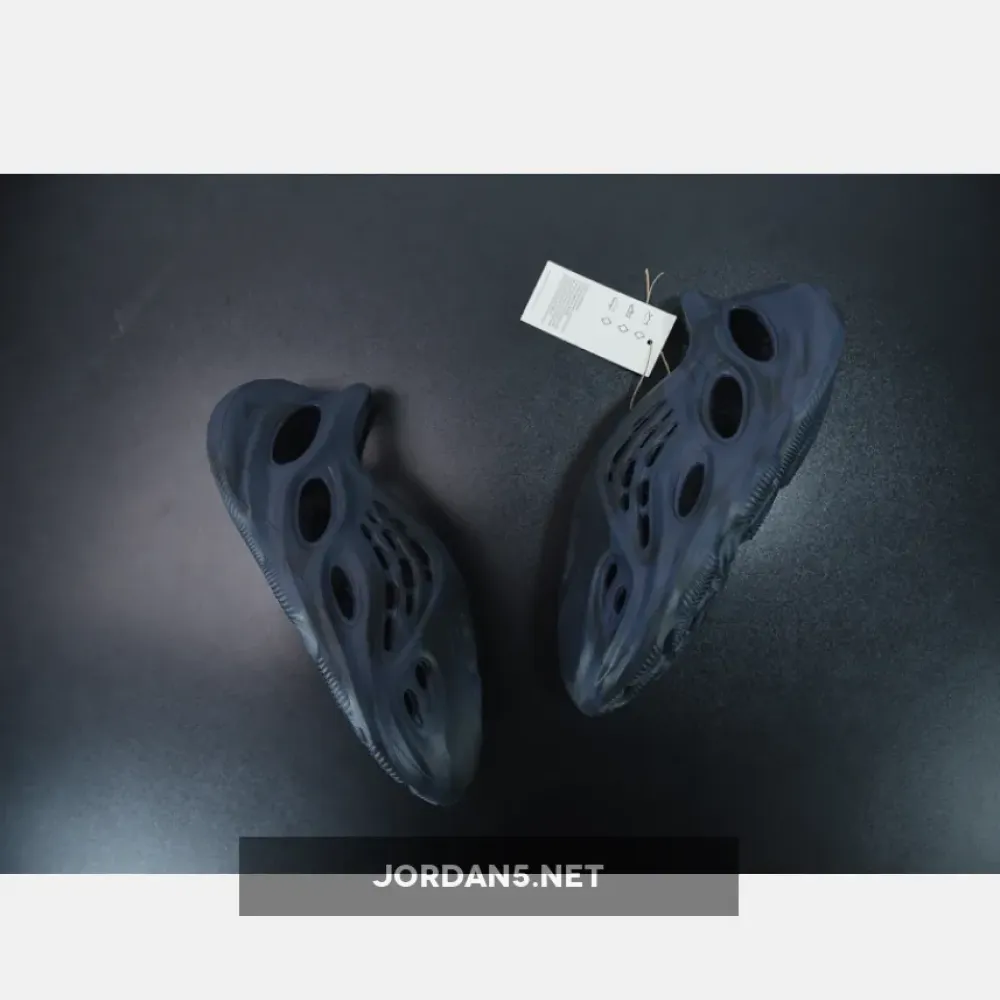 adidas Yeezy Foam Runner “Mineral Blue”  GV7903