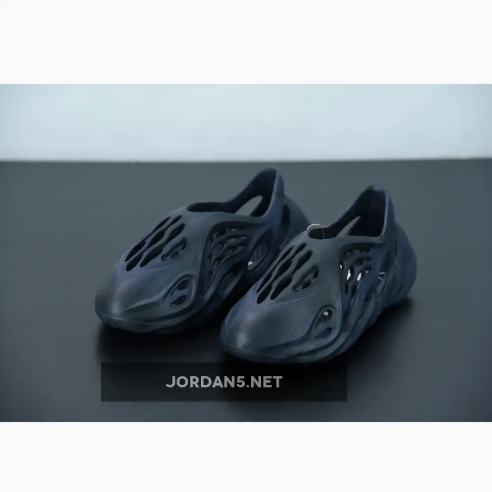 adidas Yeezy Foam Runner “Mineral Blue”  GV7903