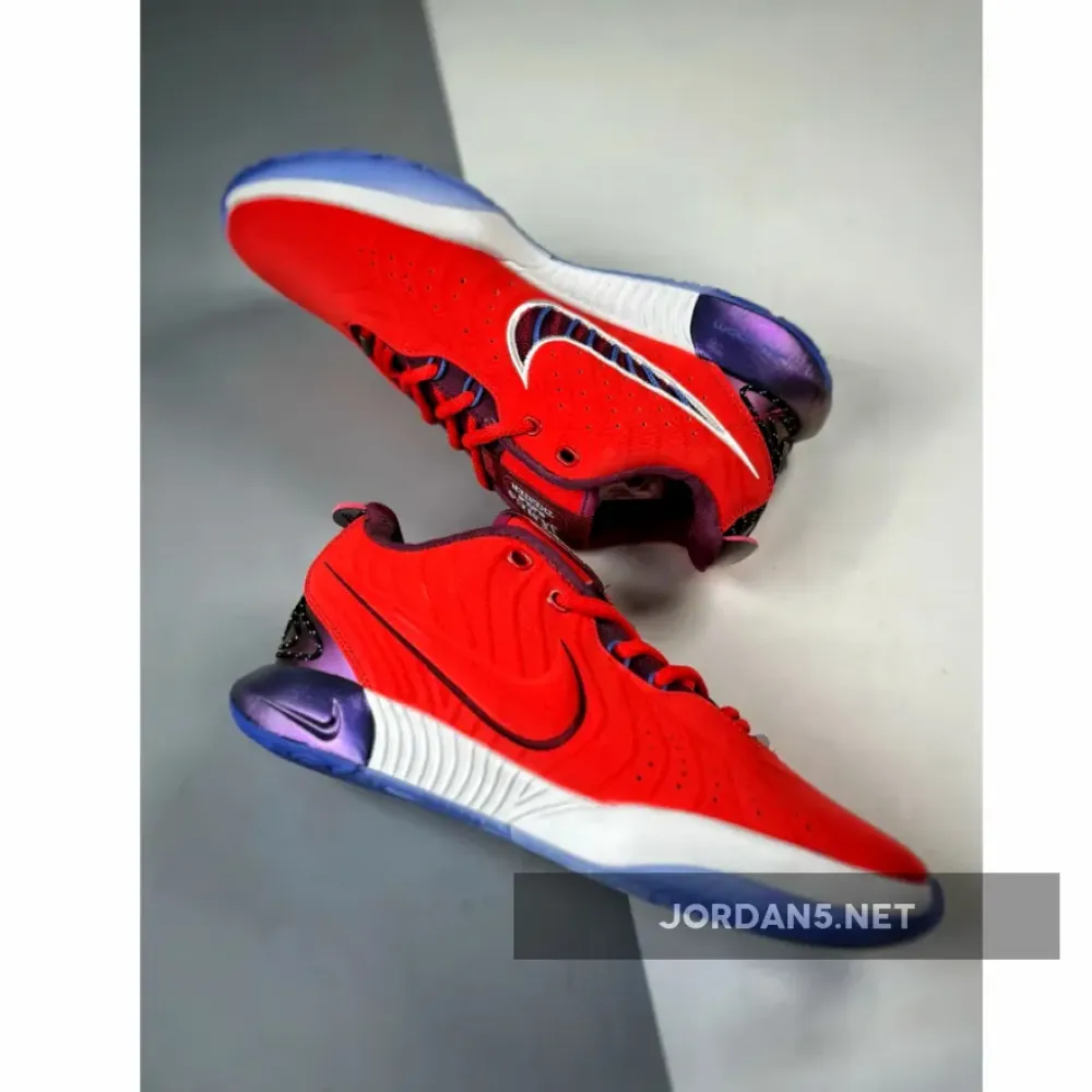 Nike LeBron 21 “Movie Theater” Track Red  FN4305-600
