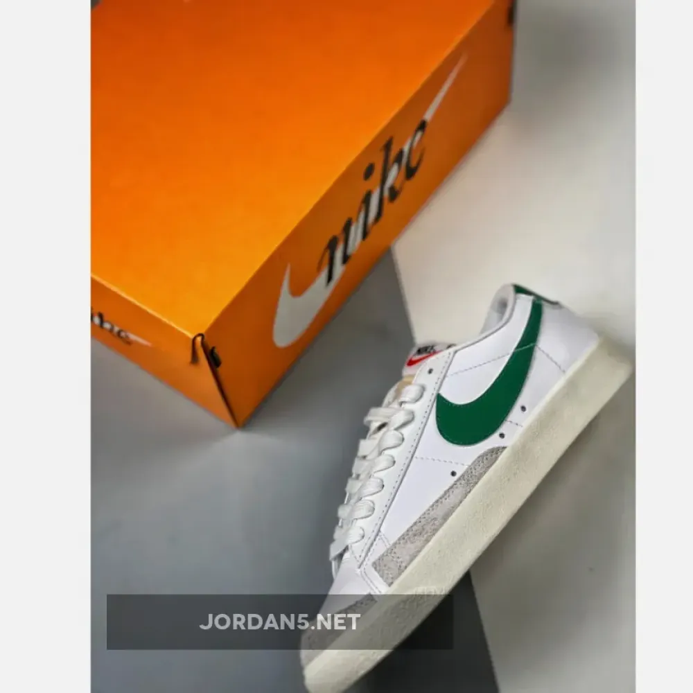 Nike Blazer Low 77 Vintage White Pine Green  DA6364-115