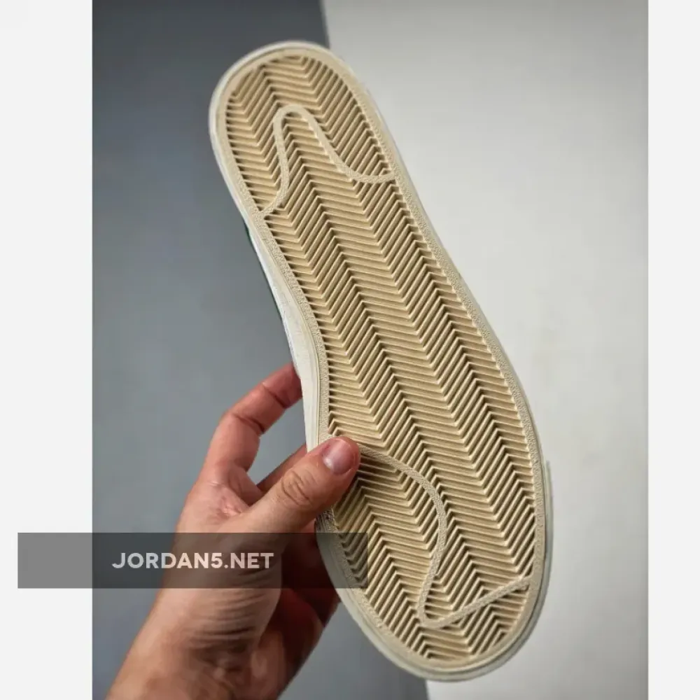 Nike Blazer Low 77 Vintage White Pine Green  DA6364-115