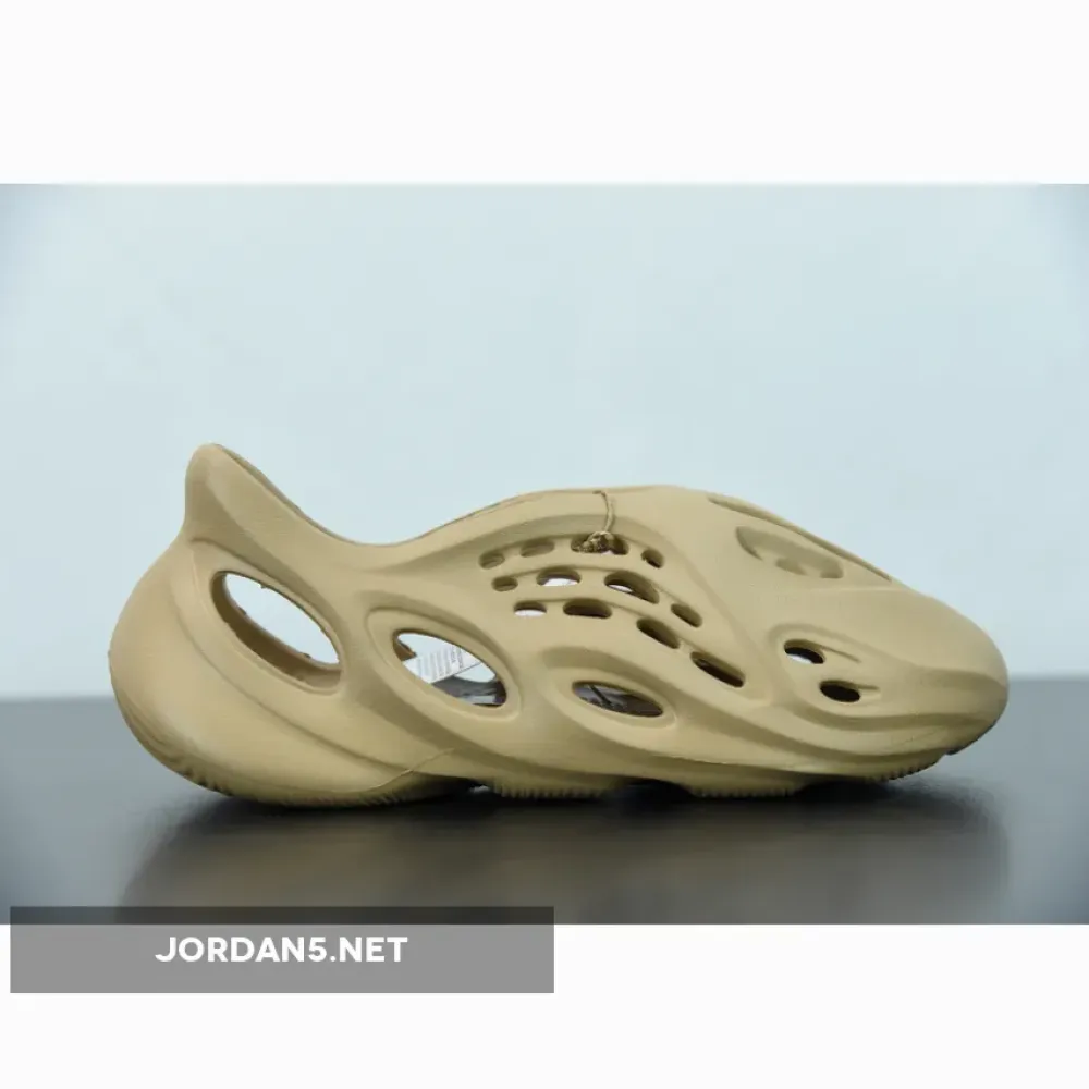adidas Yeezy Foam Runner “Ochre”  GW3354