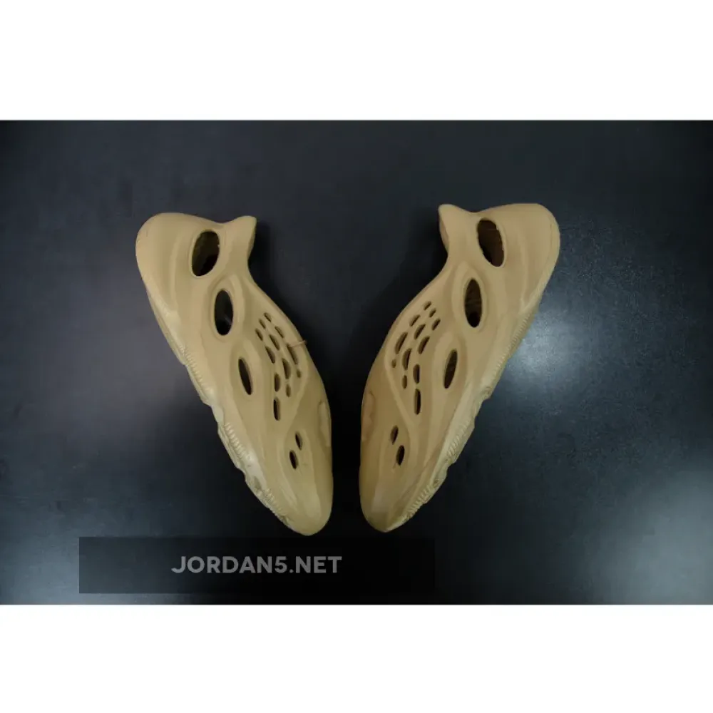 adidas Yeezy Foam Runner “Ochre”  GW3354