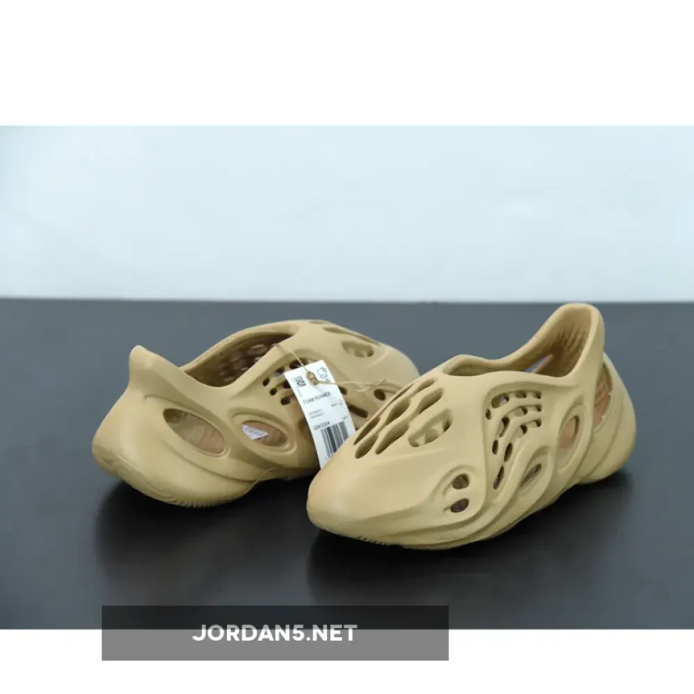 adidas Yeezy Foam Runner “Ochre”  GW3354