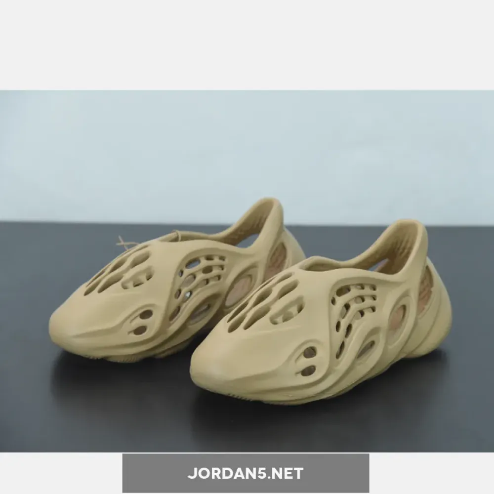 adidas Yeezy Foam Runner “Ochre”  GW3354