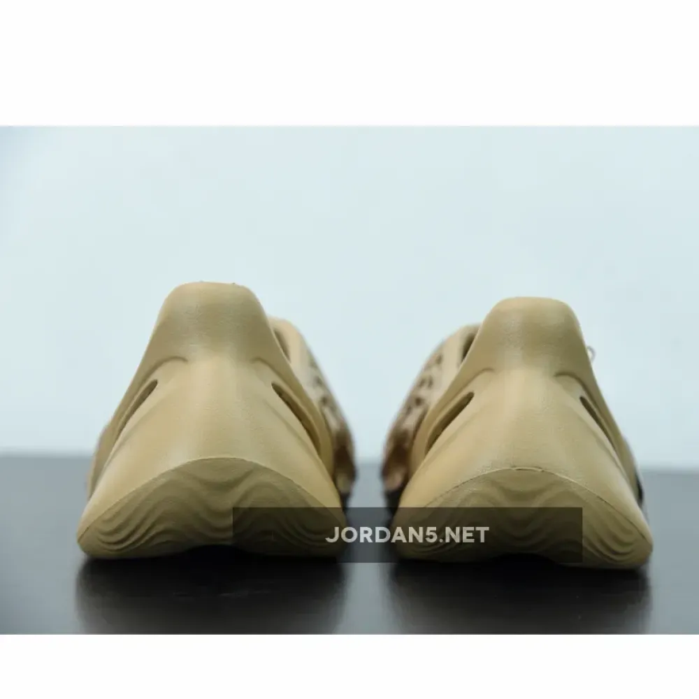 adidas Yeezy Foam Runner “Ochre”  GW3354