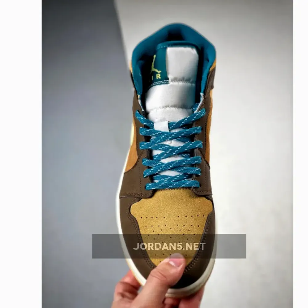 Air Jordan 1 Mid Cacao Wow/Luminous Green  DZ6335-200
