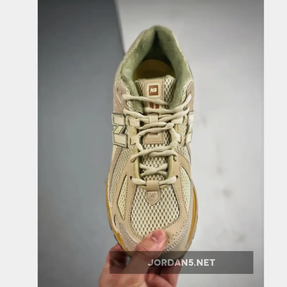 Auralee x New Balance 1906R ‘Bone White’  M1906RAU