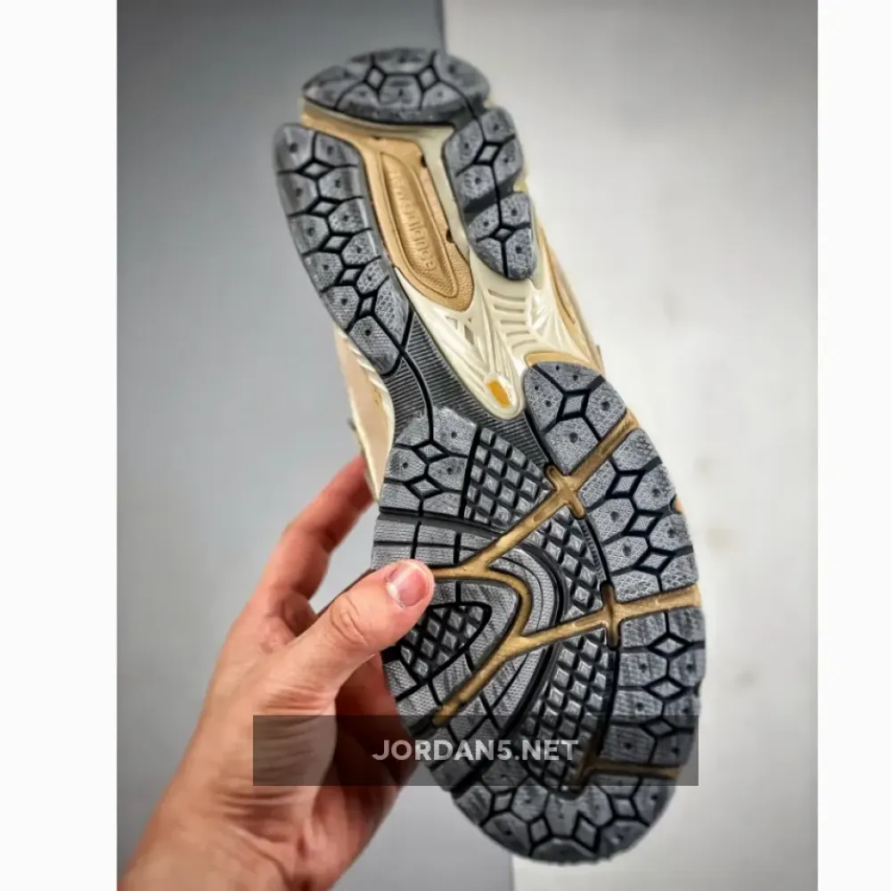 Auralee x New Balance 1906R ‘Bone White’  M1906RAU