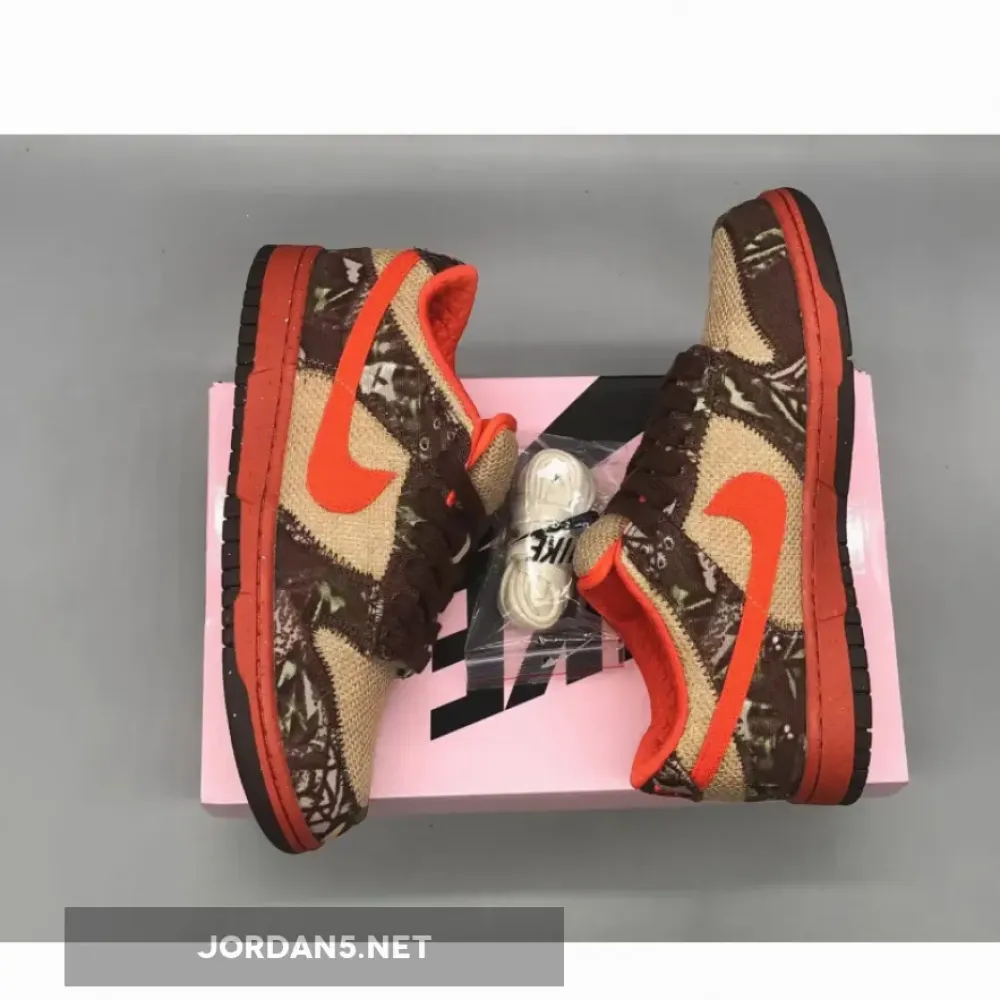 Nike SB Dunk Low “Hunter Reese Forbes” 304292-281