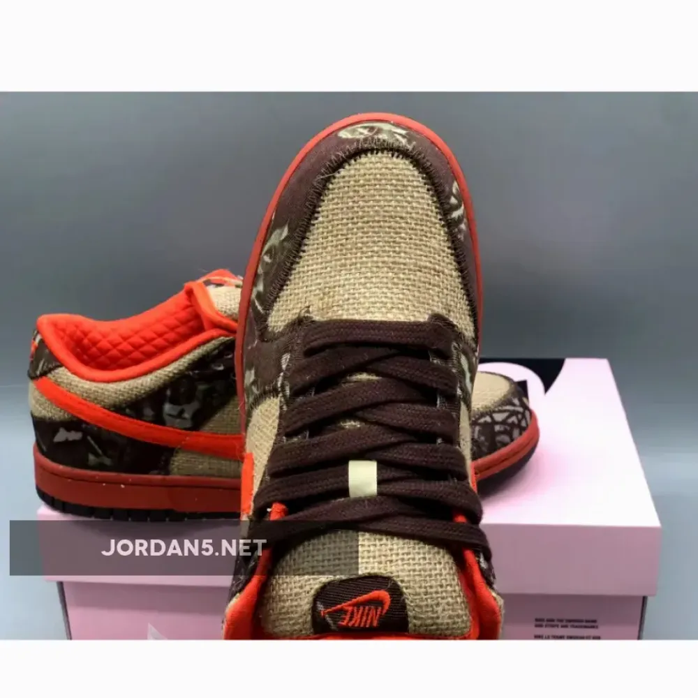 Nike SB Dunk Low “Hunter Reese Forbes” 304292-281