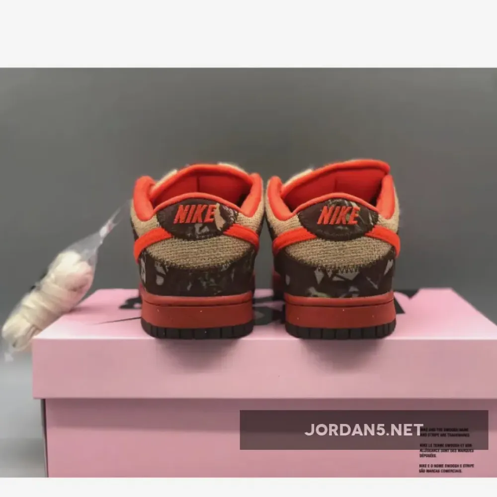 Nike SB Dunk Low “Hunter Reese Forbes” 304292-281