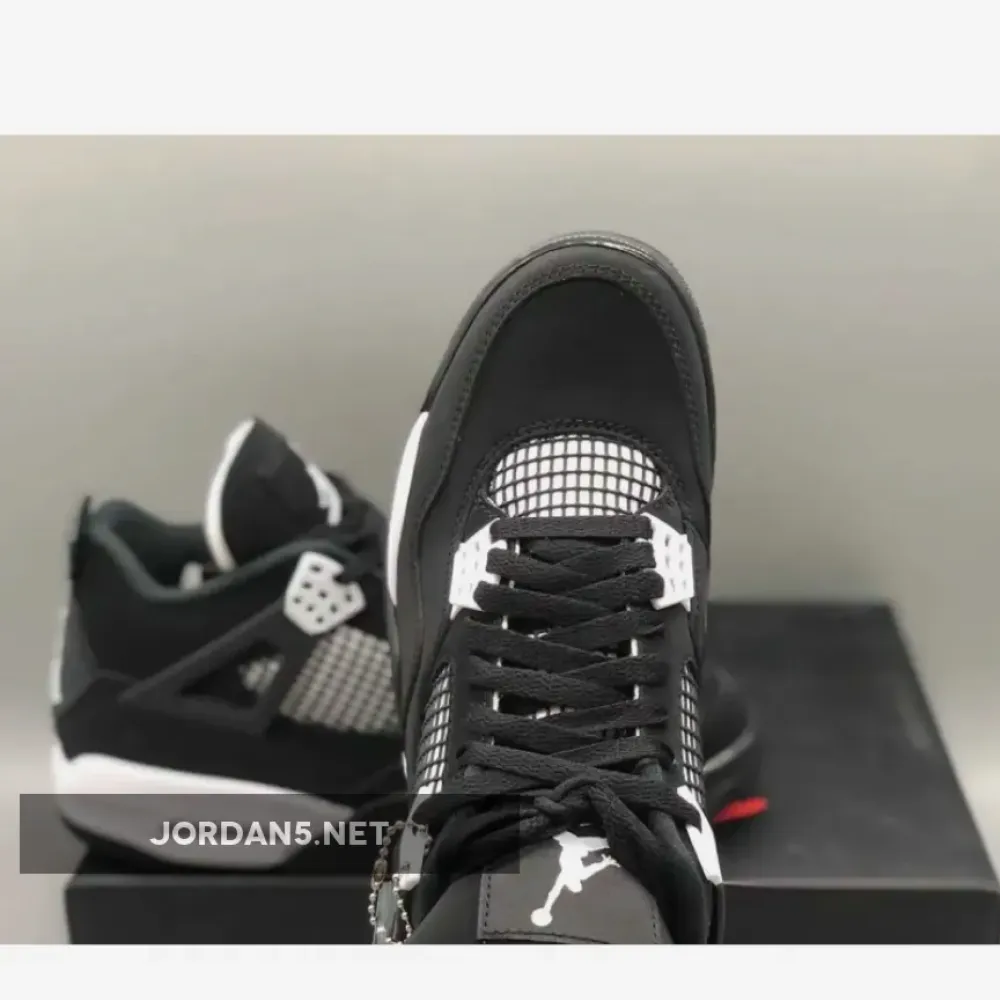 Air Jordan 4 “White Thunder” FQ8138-001