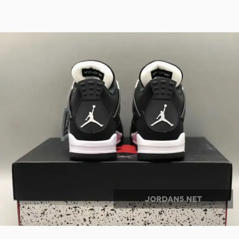 Air Jordan 4 “White Thunder” FQ8138-001