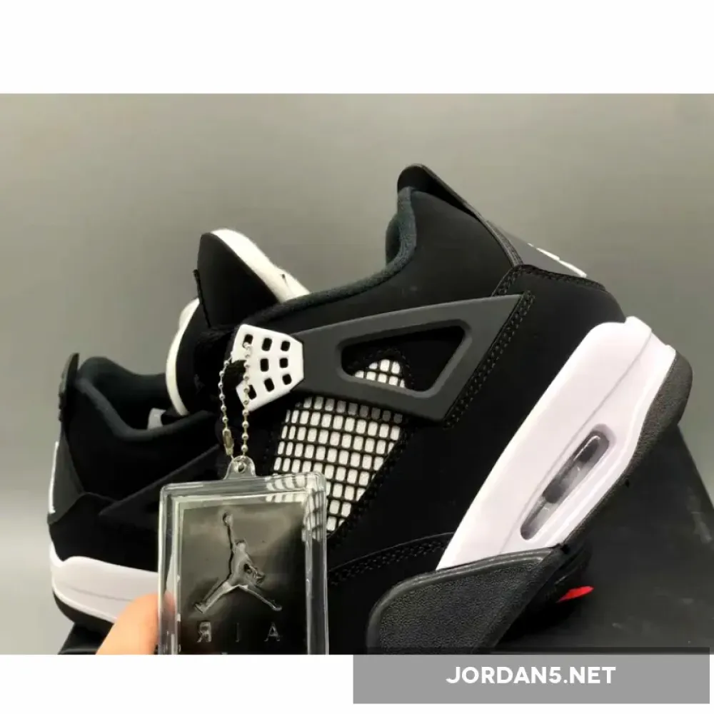 Air Jordan 4 “White Thunder” FQ8138-001