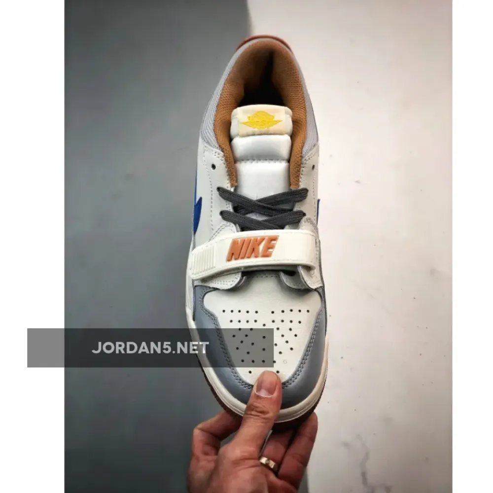 Jordan Legacy 312 Low Sail/Royal-Russet  HF0746-041