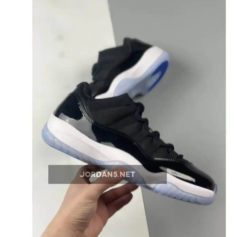 Air Jordan 11 Retro Low “Space Jam”  FV5104-004
