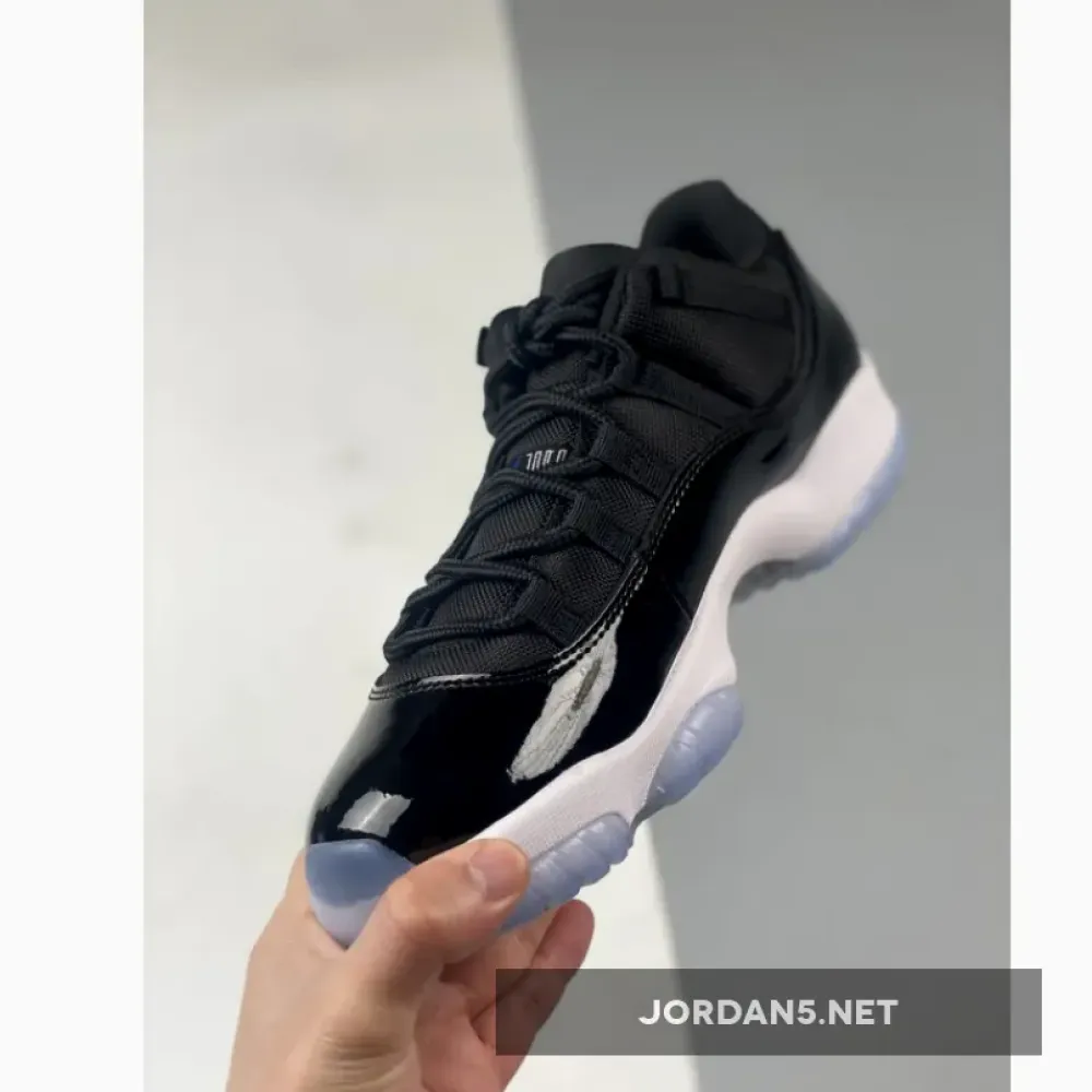 Air Jordan 11 Retro Low “Space Jam”  FV5104-004
