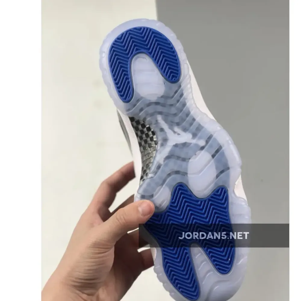 Air Jordan 11 Retro Low “Space Jam”  FV5104-004