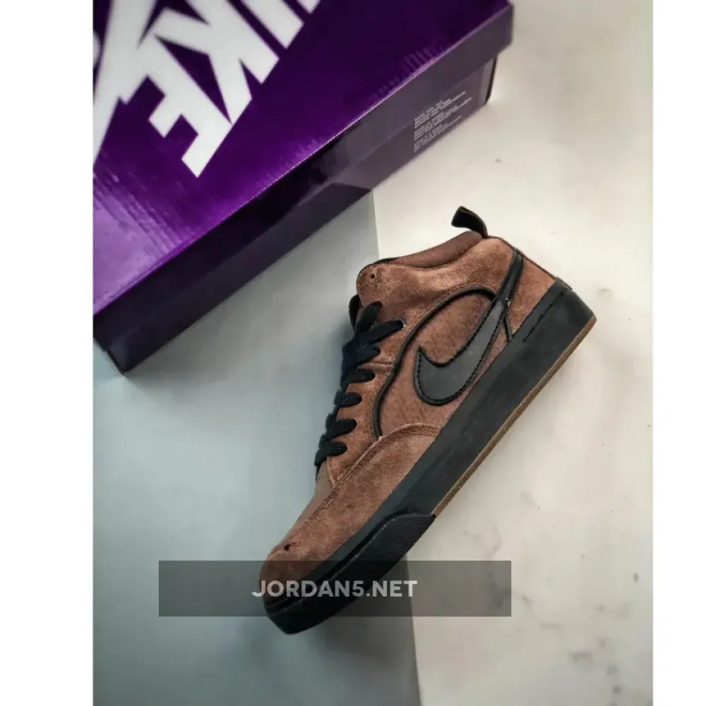 Nike SB React Leo “Cacao Wow Black”  DX4361-200