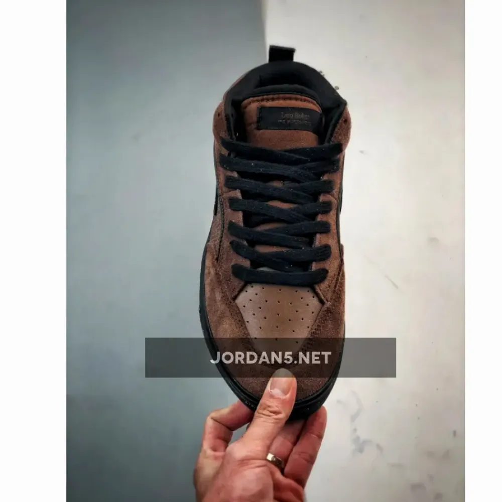 Nike SB React Leo “Cacao Wow Black”  DX4361-200