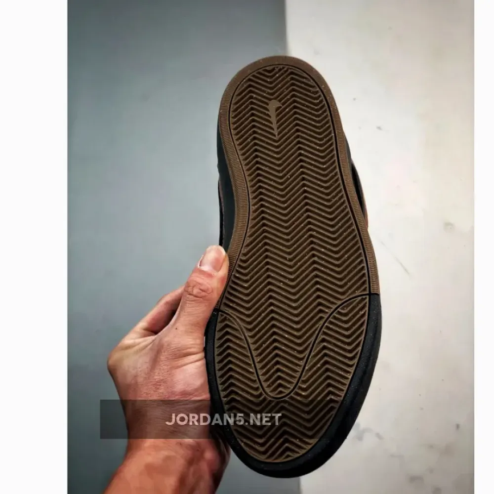 Nike SB React Leo “Cacao Wow Black”  DX4361-200