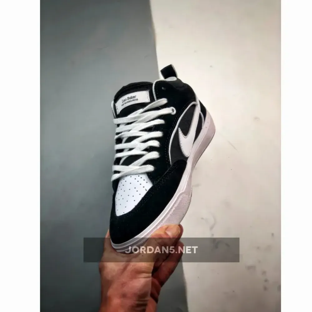 Nike SB React Leo “Black/White”  DX4361-001