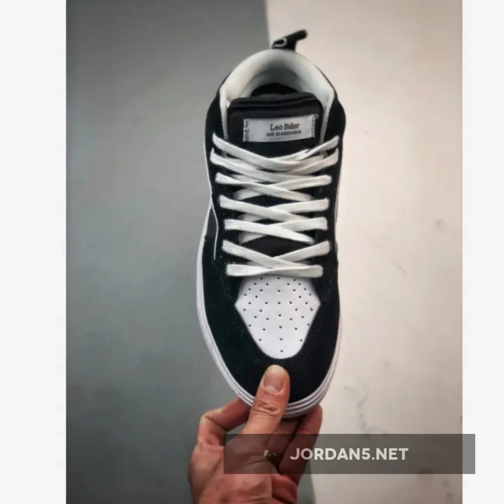 Nike SB React Leo “Black/White”  DX4361-001