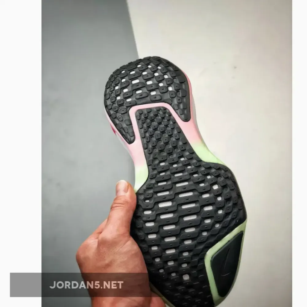 Nike ZoomX Invincible Run 3 Year of the Dragon  FZ5058-163