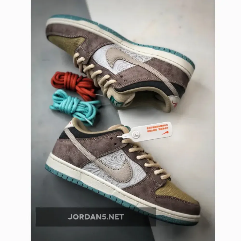 Nike SB Dunk Low Big Money Savings  FZ3129-200