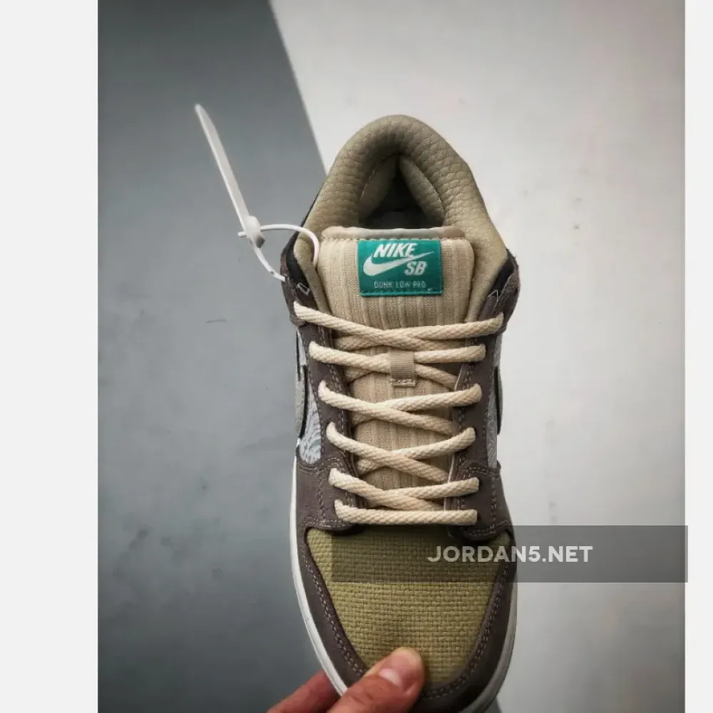 Nike SB Dunk Low Big Money Savings  FZ3129-200