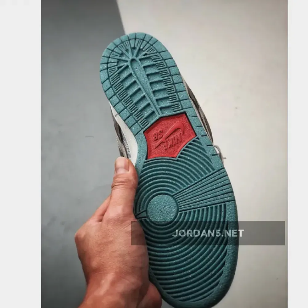 Nike SB Dunk Low Big Money Savings  FZ3129-200